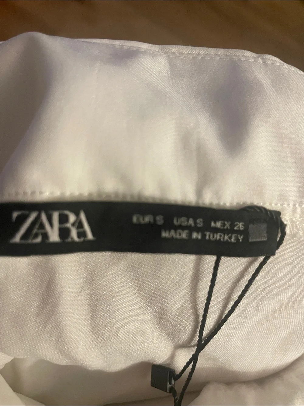ZARA WOMAN WHITE SATIN EFFECT CUT OUT DRESS - Picture 6 of 9